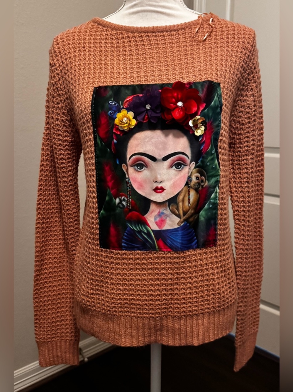 Women’s Peach Knit Sweater with Colorful Frida Patch XL